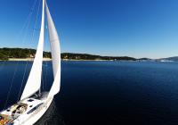 sejlbåd blå himmel havbugt kroatien sejlbåd sejl